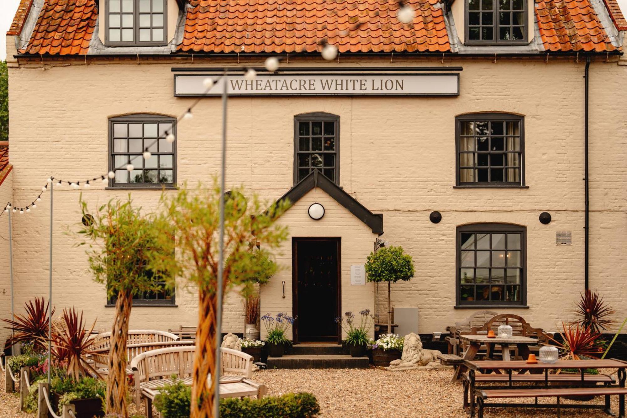 Wheatacre White Lion Hotel Burgh Saint Peter Bagian luar foto